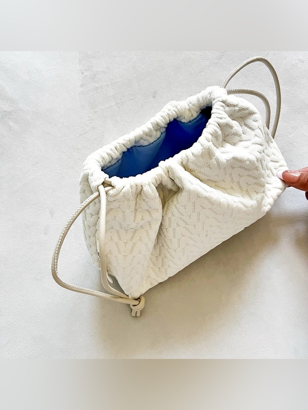 Fresh Textured Drawstring Bag in White